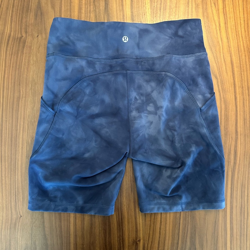 Lululemon | Size: 8 | Blue Tie Dye Biker Short with Pockets